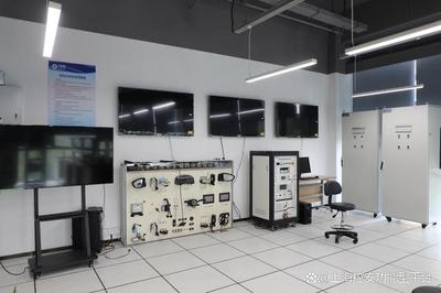 奮進(jìn)汽車(chē)“強(qiáng)芯鑄魂”新征程 上?？匕才c臨港電力電子達(dá)成戰(zhàn)略合作